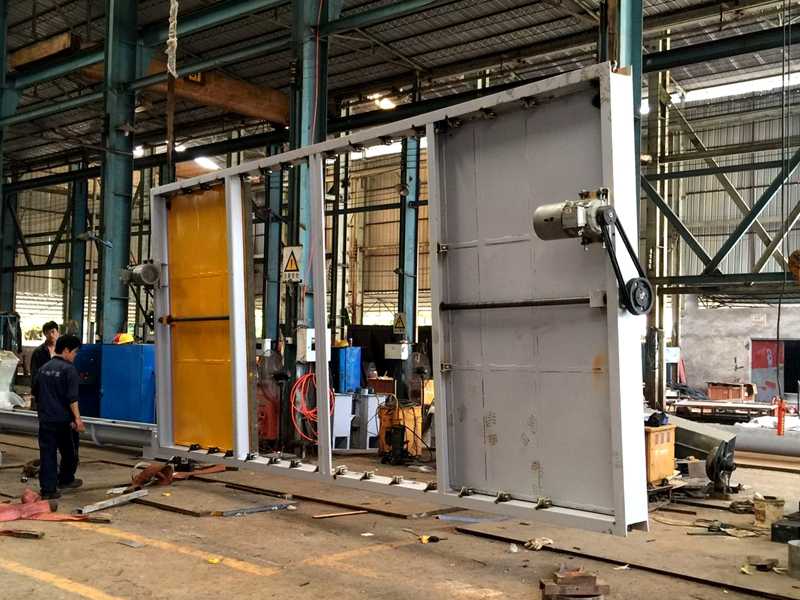 深圳招商港超大型電動閘門